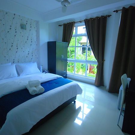 Crown Reef Maldives Hotell Malé Exteriör bild